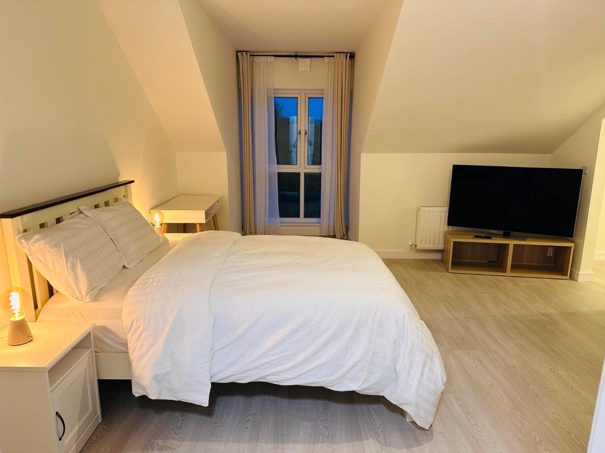 King Room With Ensuite In Dublin クロンドーキン エクステリア 写真