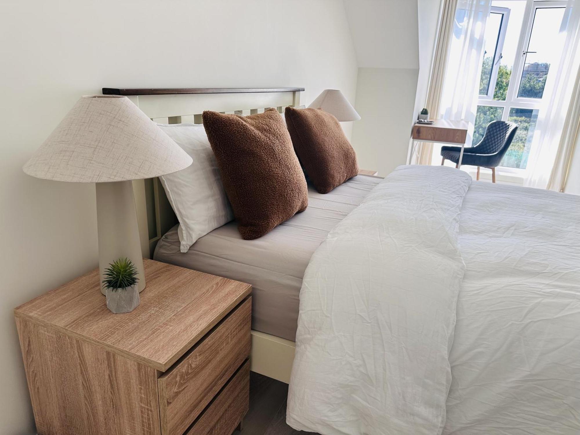 King Room With Ensuite In Dublin クロンドーキン エクステリア 写真